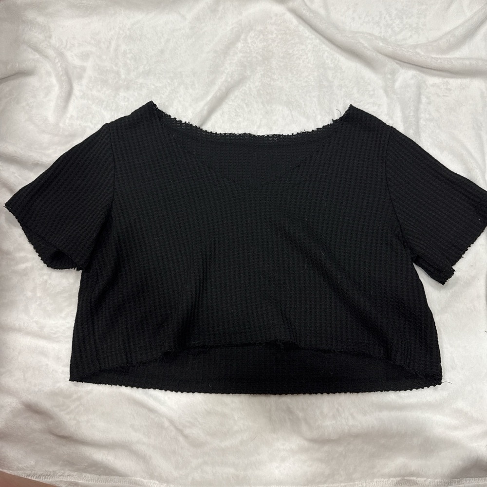 SHEIN Black Textured Crop Top